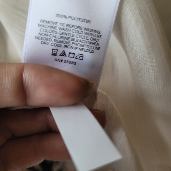 BRAND NEW, Express XXS swan button down blouse with hip tie - Picture 12 of 12